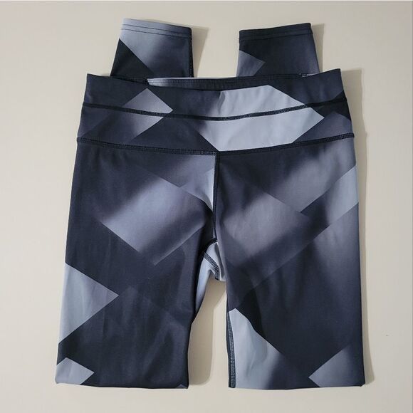 Athleta Magnetic Sonar Geometric Print Leggings - Picture 6 of 16